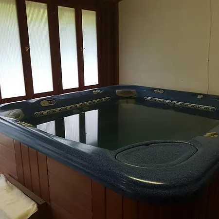 - Jr. Poolparty Prázdninový dům Velence