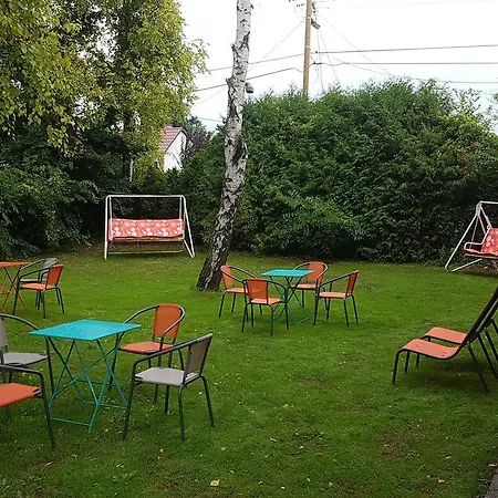 Prázdninový dům - Jr. Poolparty Velence